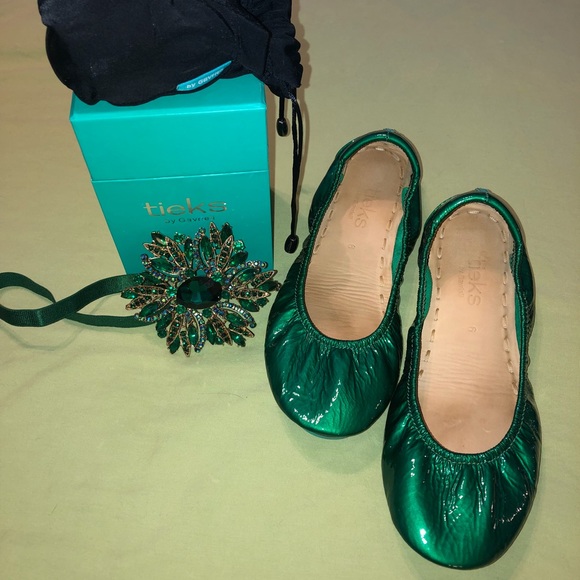 emerald green tieks